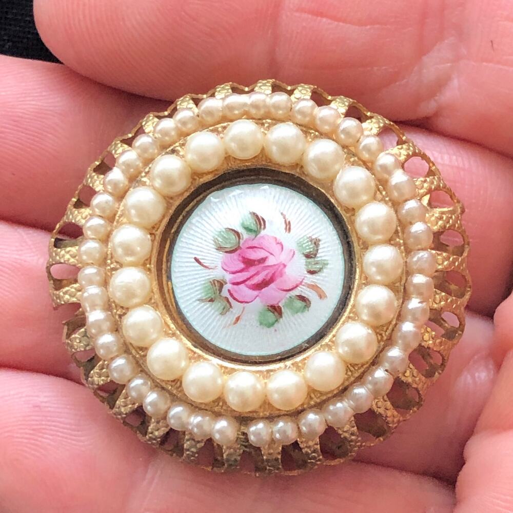 Vintage Victorian Gold Tone Round Floral Enamel Faux Pearls Brooch Pin - Picture 3 of 6